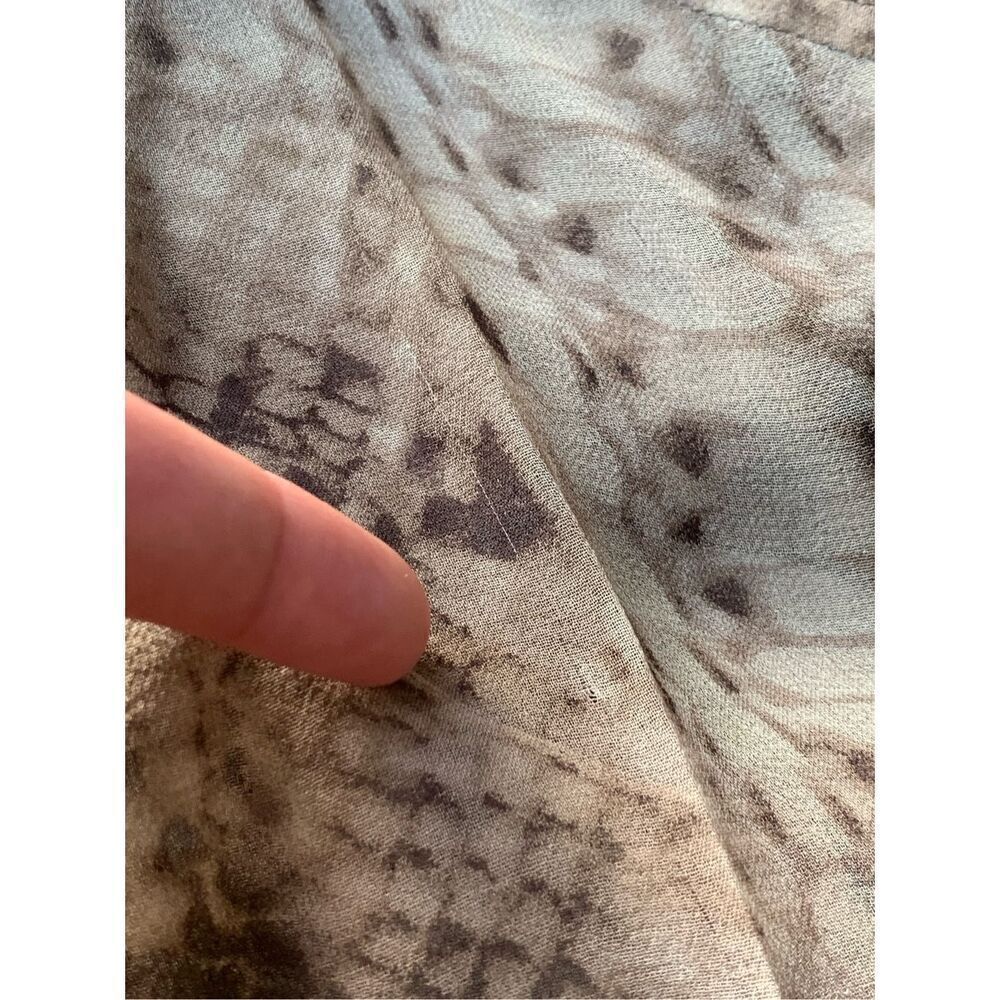 Equipment Femme 100% Silk Signature Slim Fit Button-Up Snake Print Shirt - Picture 8 of 11